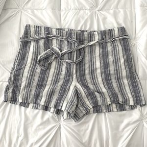 Loft Linen Short Blue and White striped. 14